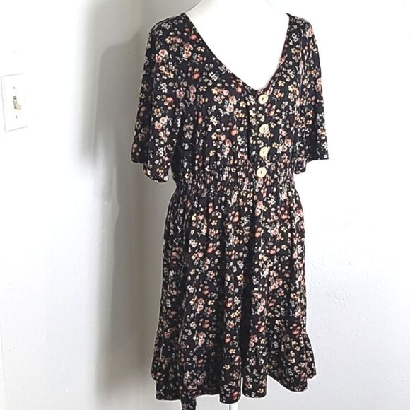 Vibe Black Floral Dress, Ruffled Hem, Size 1X - Picture 9 of 11